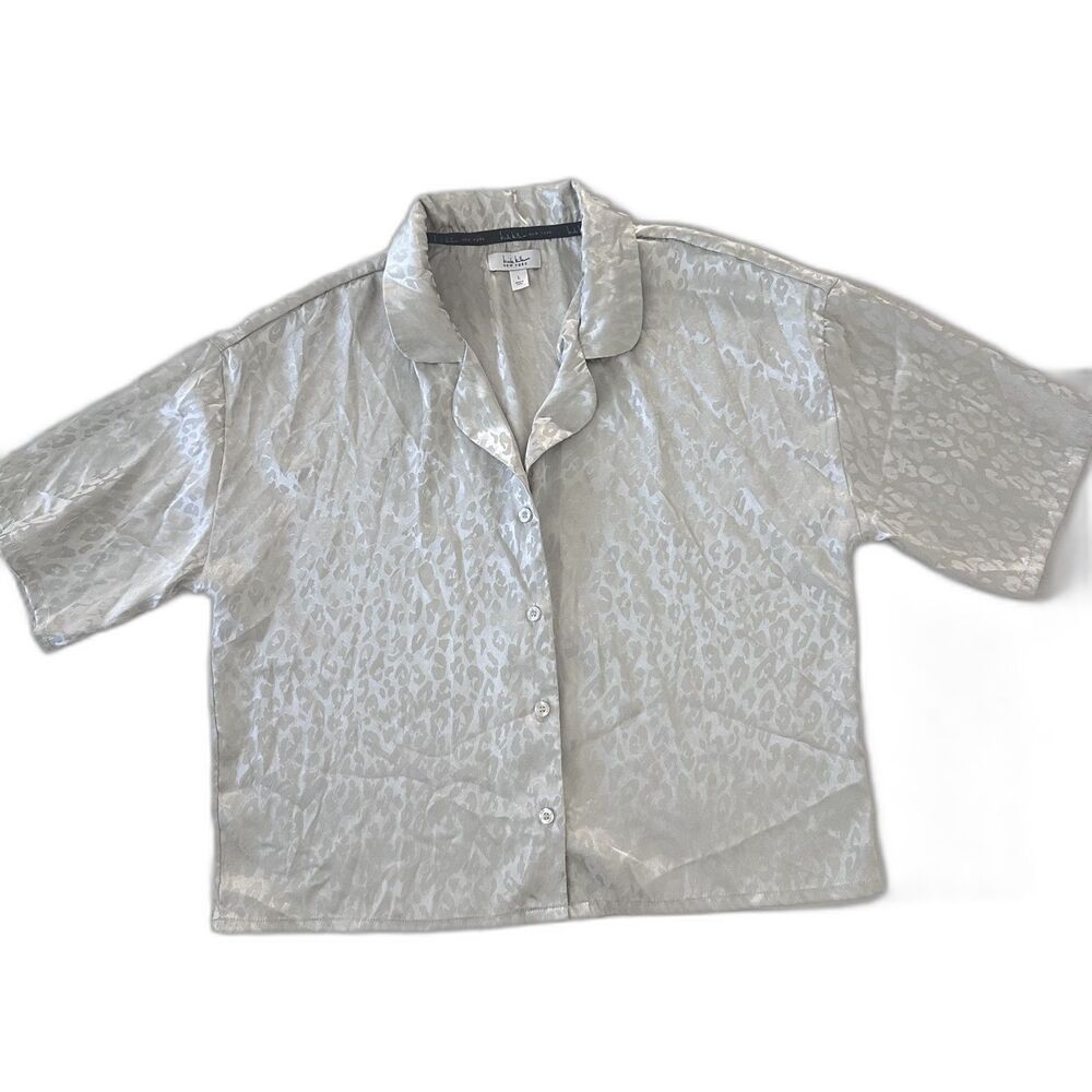 Nicole Miller leopard satin collared short sleeve button down blouse sz L
